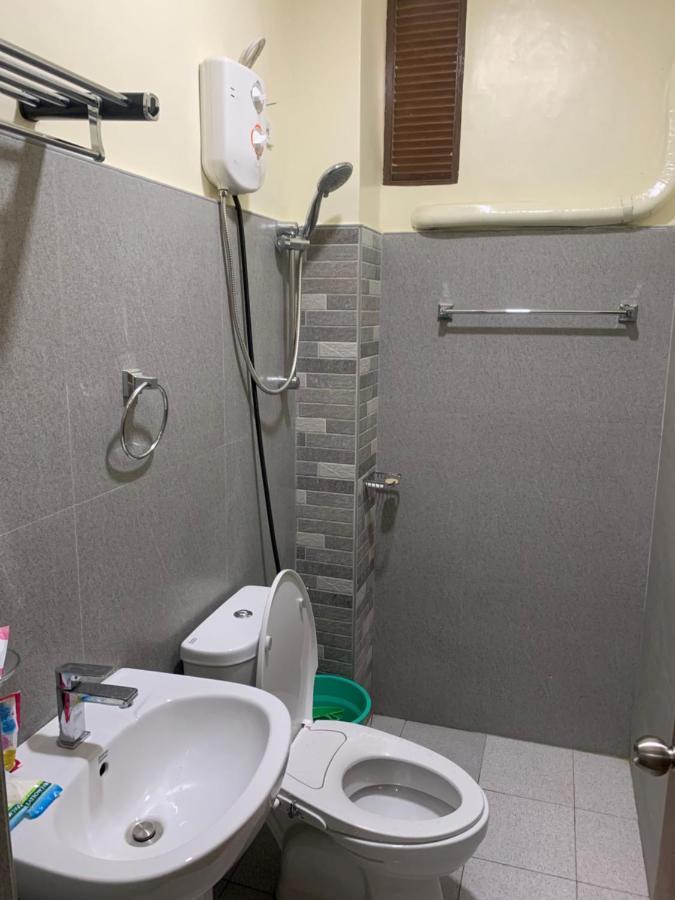 Zl Travelers Inn Batuan Екстериор снимка