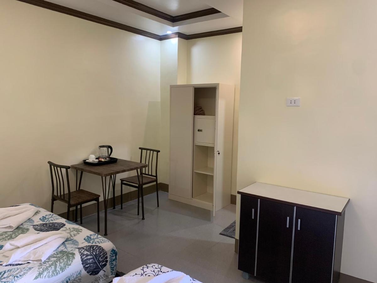 Zl Travelers Inn Batuan Екстериор снимка