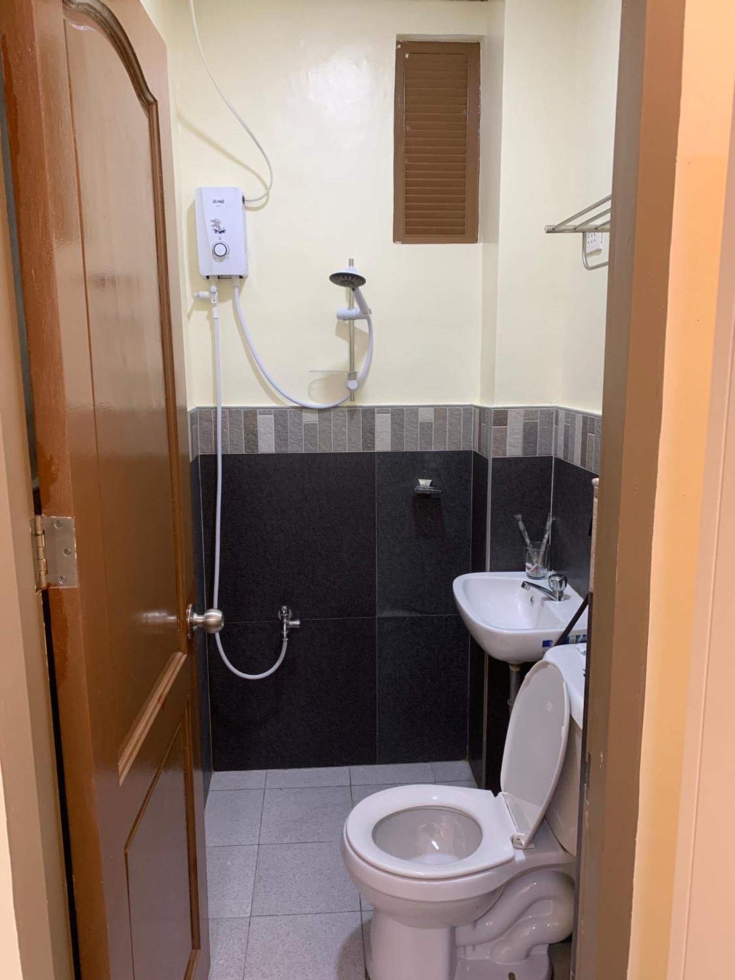 Zl Travelers Inn Batuan Екстериор снимка