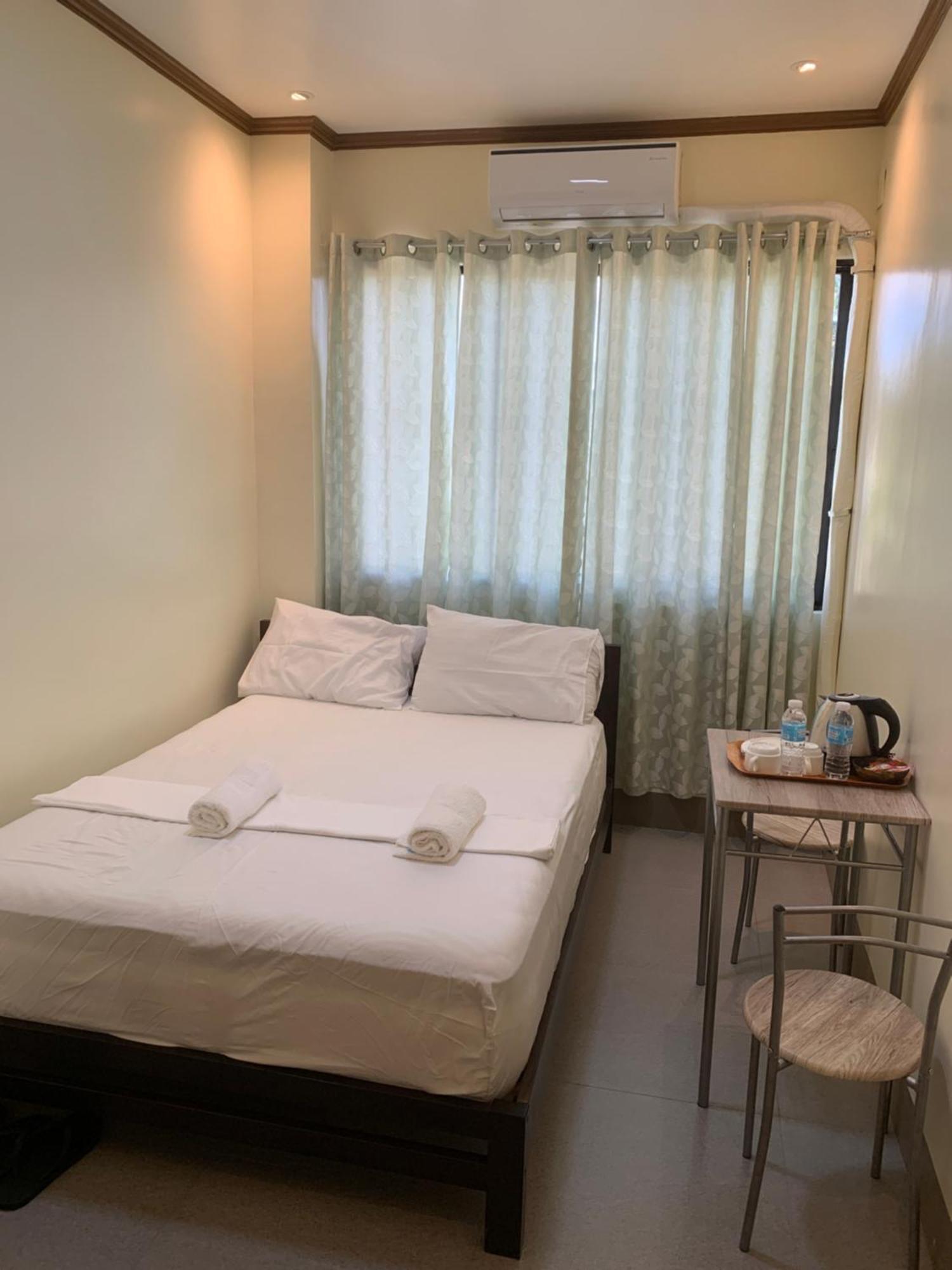 Zl Travelers Inn Batuan Екстериор снимка