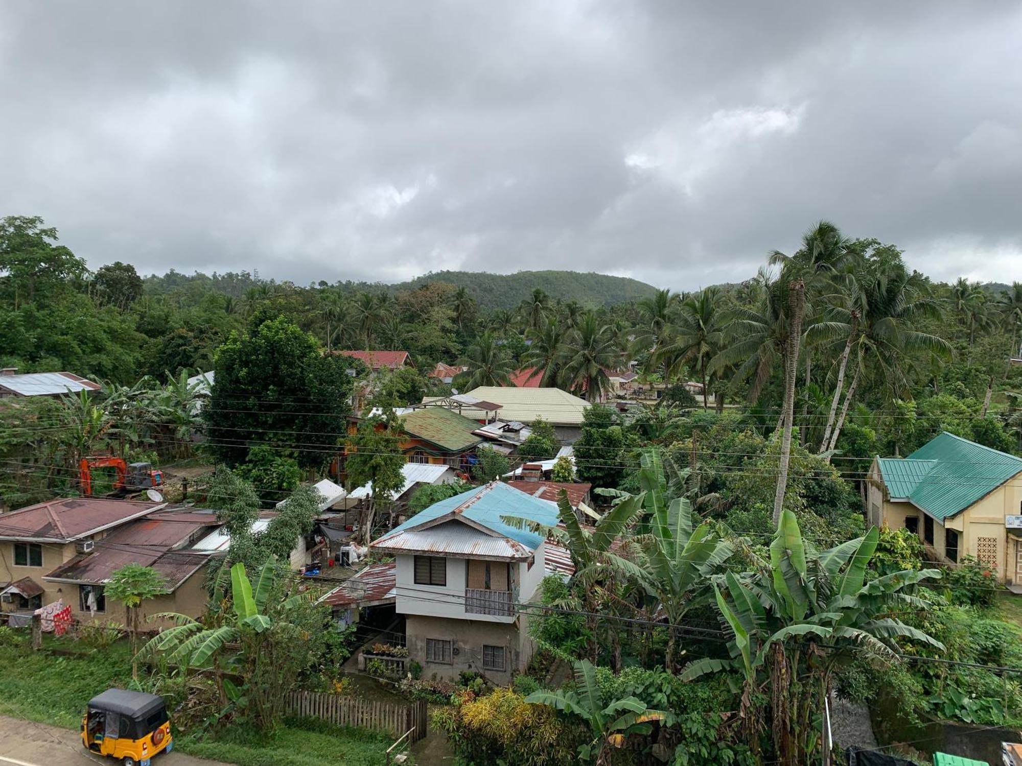 Zl Travelers Inn Batuan Екстериор снимка
